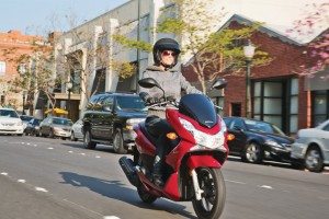 An unsteady top 10 in the scooter segment showed the 2013 Honda PCX150 gaining the most views on KBB.com in Q4 2013.